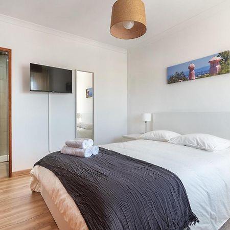 Hostwise - Spacious & Sunny Flat - Loule Bagian luar foto