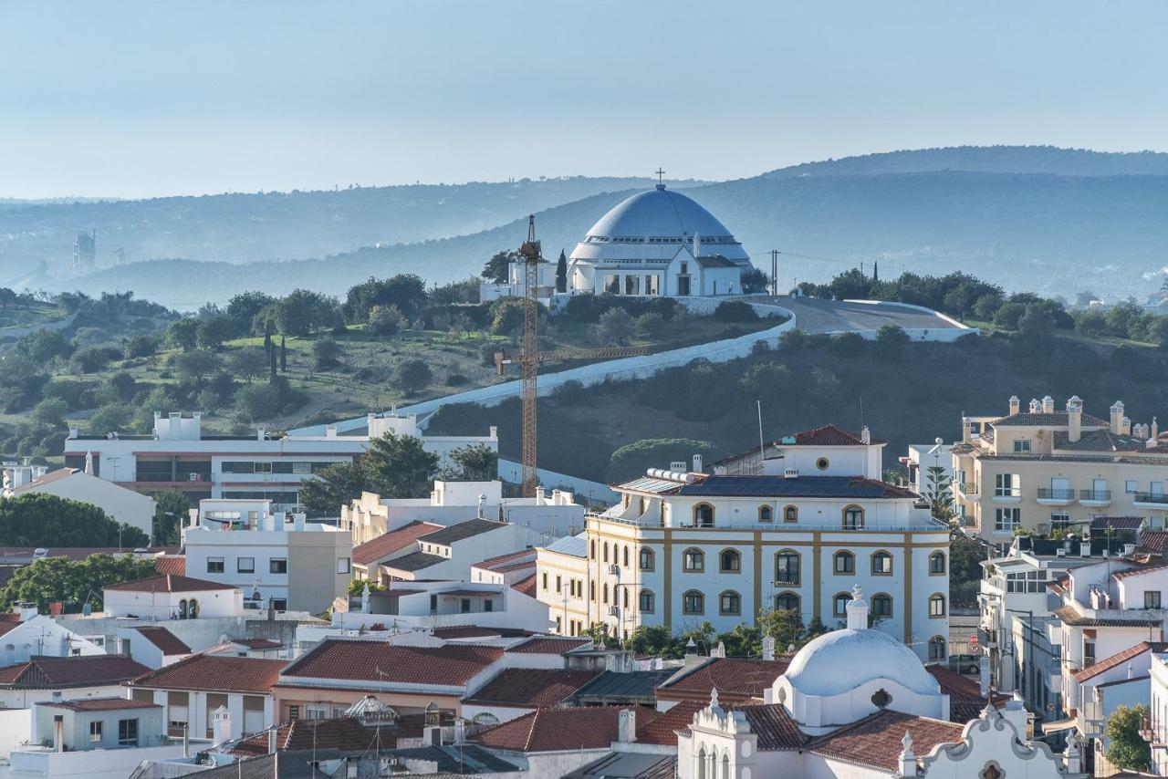 Hostwise - Spacious & Sunny Flat - Loule Bagian luar foto