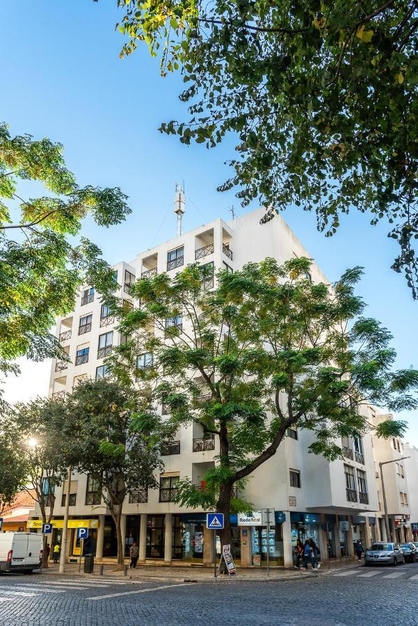 Hostwise - Spacious & Sunny Flat - Loule Bagian luar foto