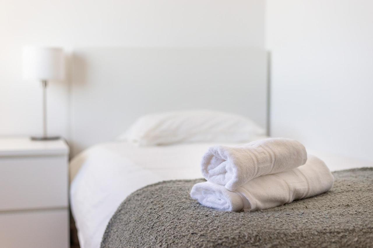 Hostwise - Spacious & Sunny Flat - Loule Bagian luar foto