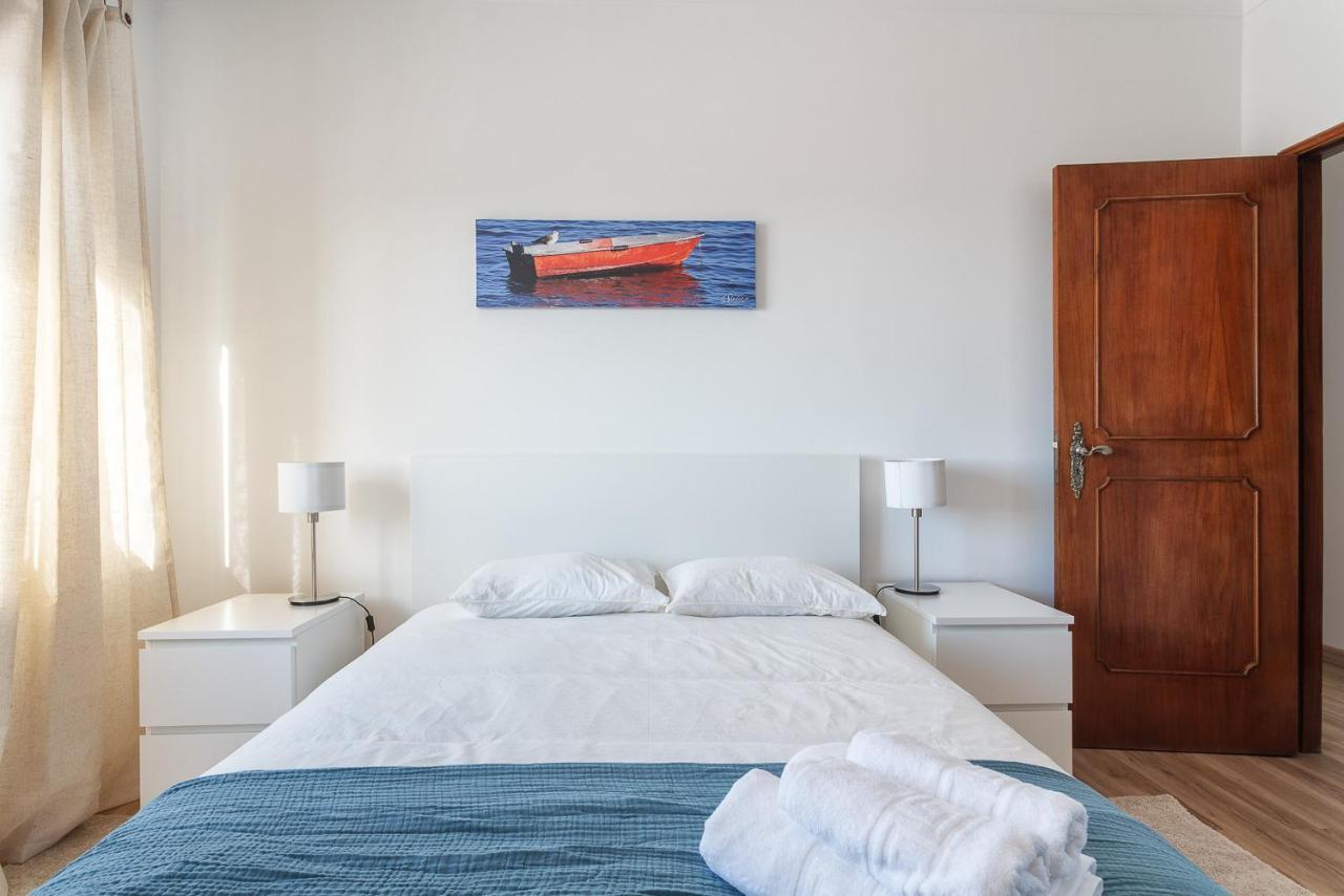 Hostwise - Spacious & Sunny Flat - Loule Bagian luar foto