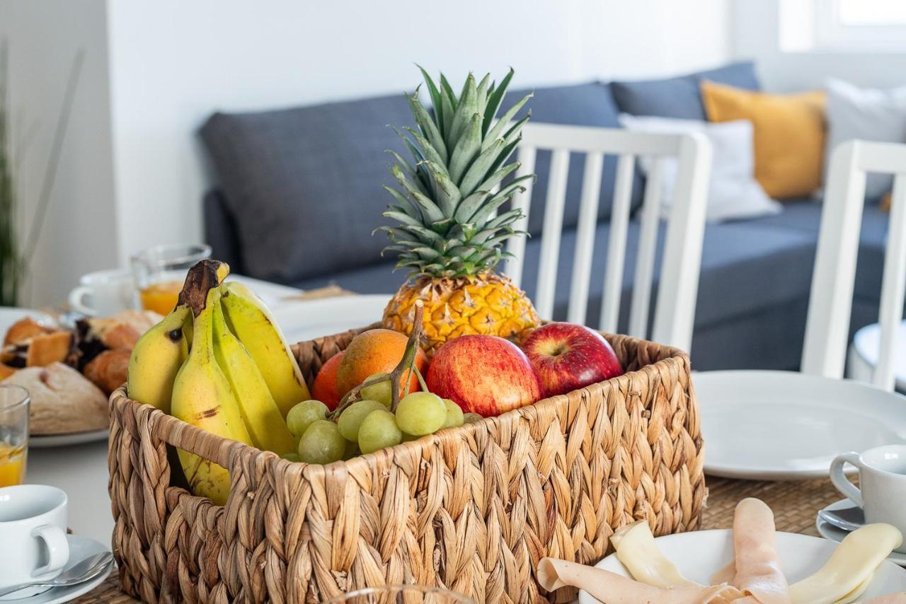 Hostwise - Spacious & Sunny Flat - Loule Bagian luar foto